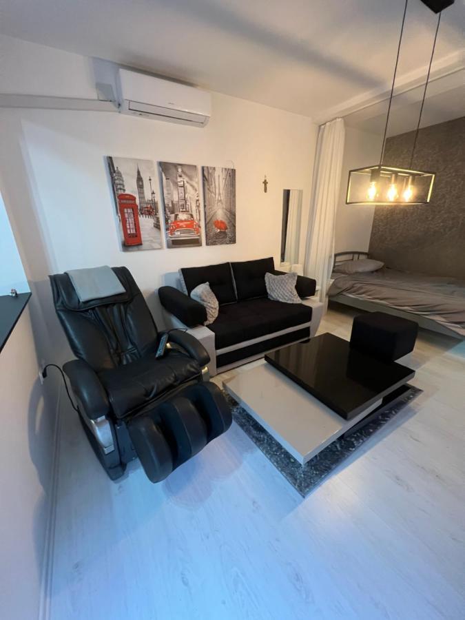 Apartman Paola - Massage Chair- 0-24 Self Check In Out- Zupanja Buitenkant foto