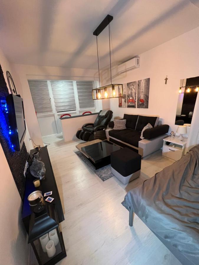 Apartman Paola - Massage Chair- 0-24 Self Check In Out- Zupanja Buitenkant foto